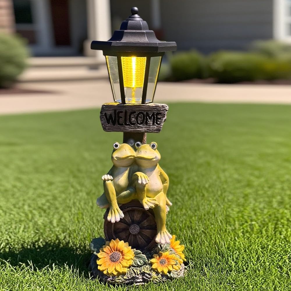 Solar Frog Garden Statue, Outside Frog Statue Gift - Outdoor Solar Garden Figurines Decorative Art Housewarming Gift Suitable for Balcony, Courtyard, and Lawn Decor