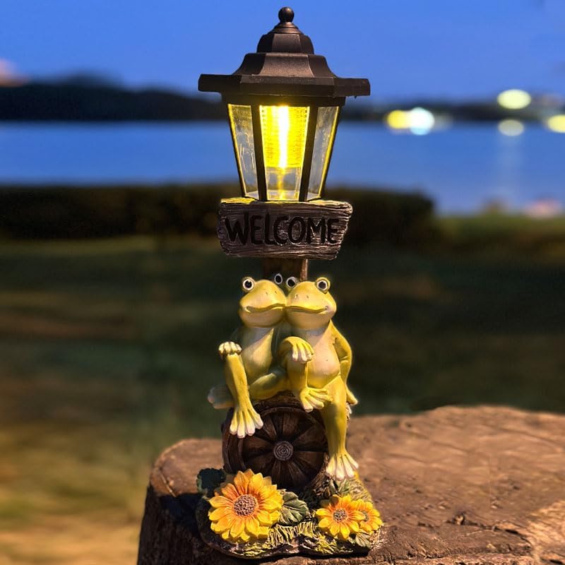 Solar Frog Garden Statue, Outside Frog Statue Gift - Outdoor Solar Garden Figurines Decorative Art Housewarming Gift Suitable for Balcony, Courtyard, and Lawn Decor