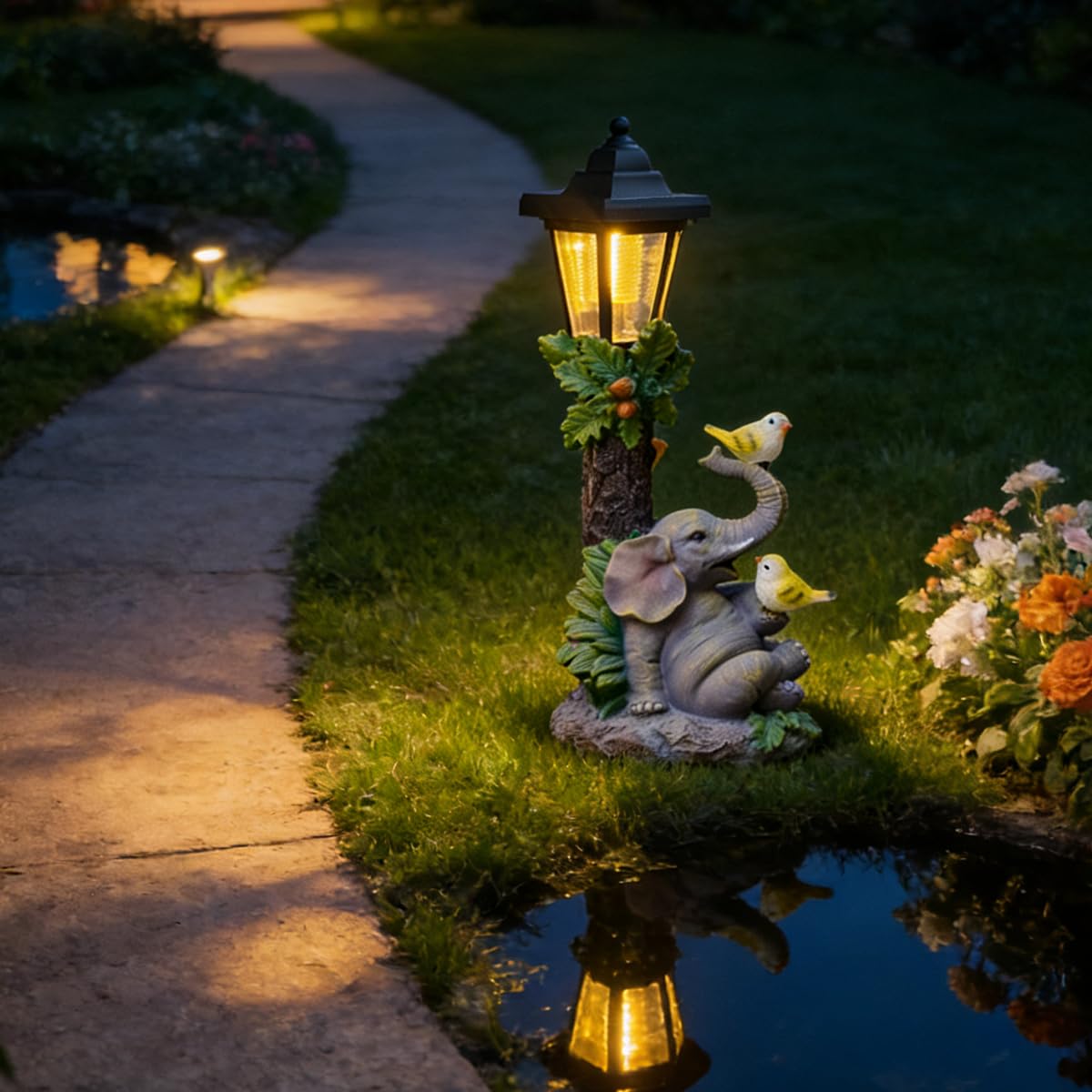Solar Frog Garden Statue, Outside Frog Statue Gift - Outdoor Solar Garden Figurines Decorative Art Housewarming Gift Suitable for Balcony, Courtyard, and Lawn Decor