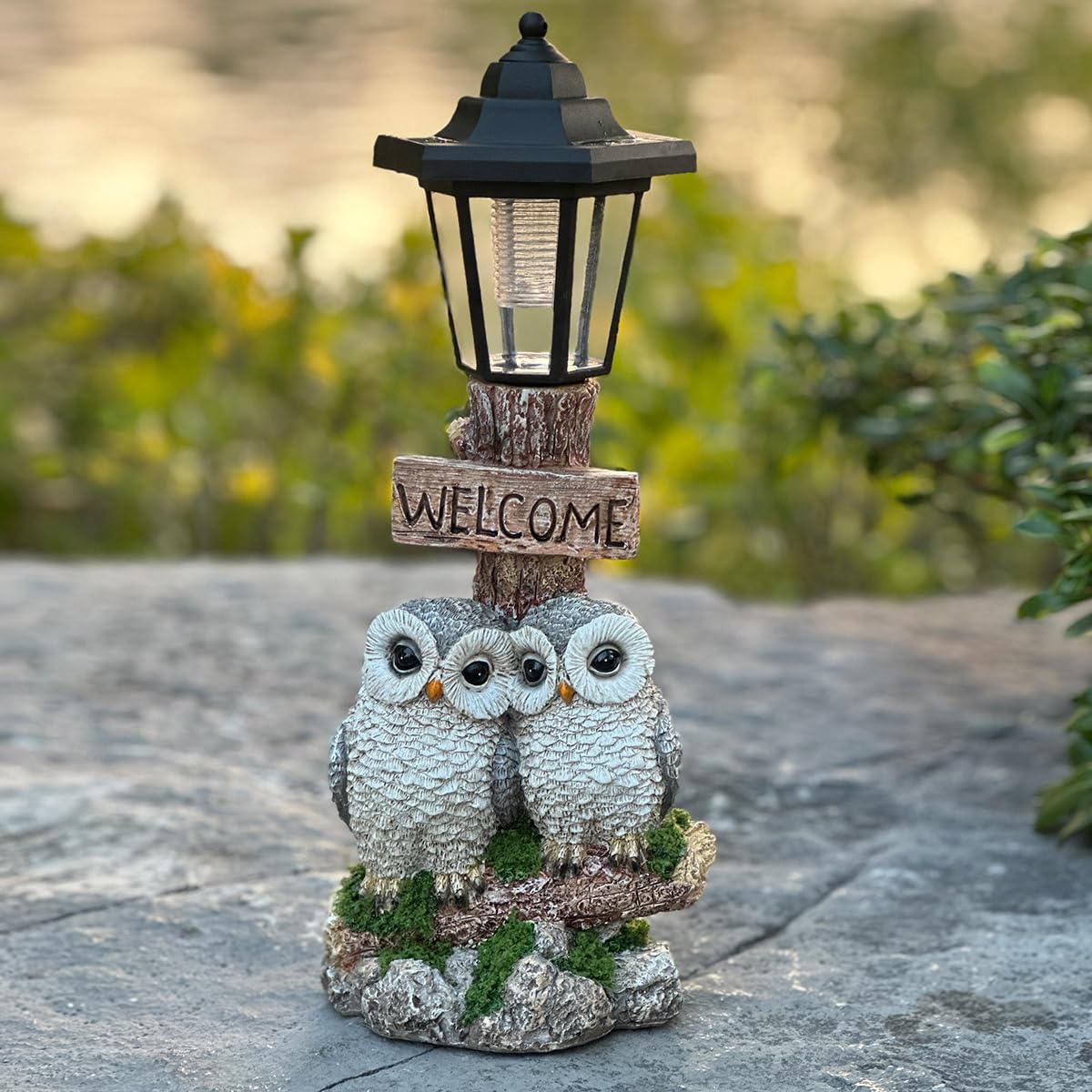 Solar Frog Garden Statue, Outside Frog Statue Gift - Outdoor Solar Garden Figurines Decorative Art Housewarming Gift Suitable for Balcony, Courtyard, and Lawn Decor
