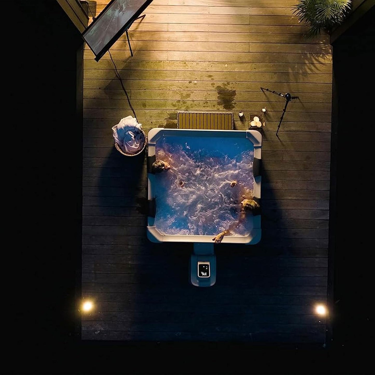 MSpa Square Hydro Jets Bubble Spa with Hard Exterior & Soft Lining Interior | 4 to 6 Person Hot Tub with 2 Covers (1 Standard and 1 Energy-Efficient Cover), Oslo
