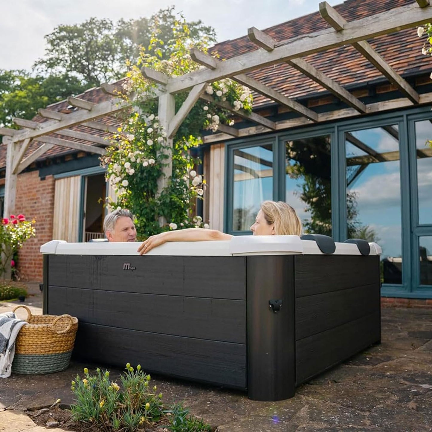 MSpa Square Hydro Jets Bubble Spa with Hard Exterior & Soft Lining Interior | 4 to 6 Person Hot Tub with 2 Covers (1 Standard and 1 Energy-Efficient Cover), Oslo