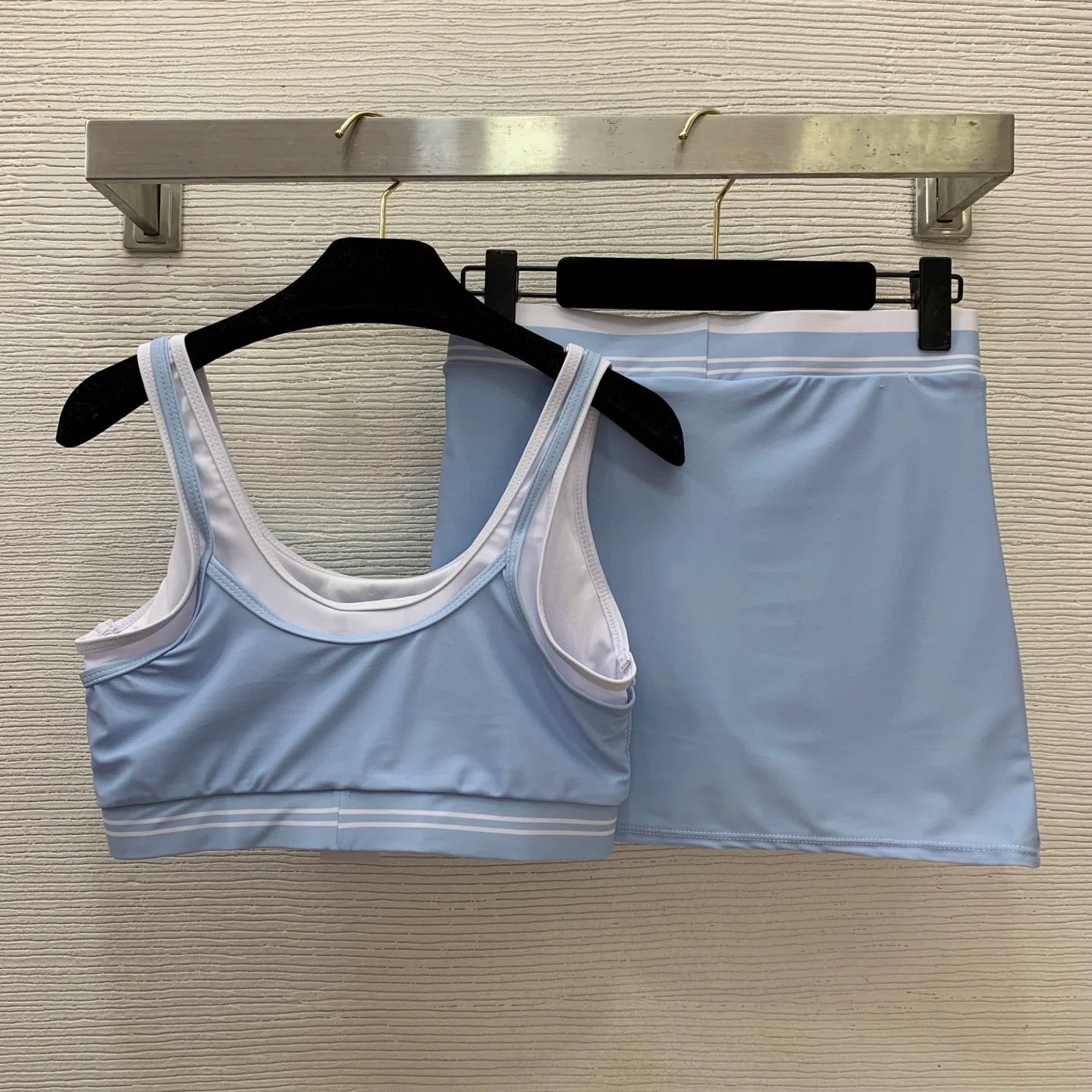 2026 Fashionable two-tone sports bra, vest, tennis skirt, yoga and fitness set