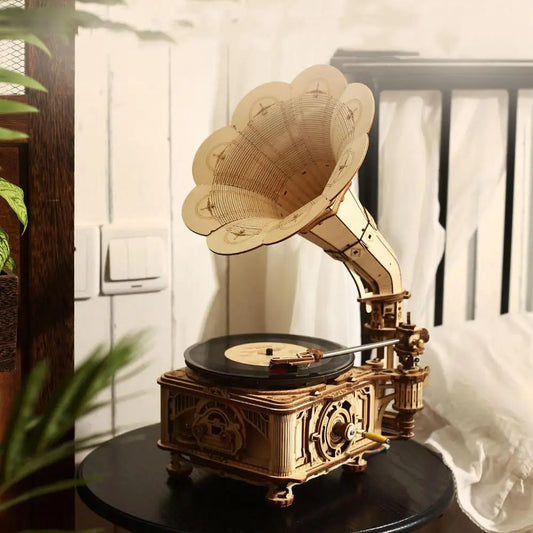 Hand Crank Classic Gramophone with Music 1:1 424pcs Wooden Model Building Kits